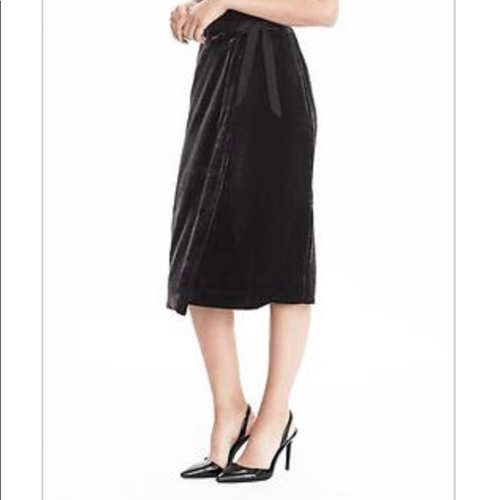 Banana Republic Velvet Wrap Skirt Size 6